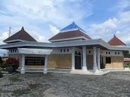 Langkah Nyata Hidupkan Wisata Sejarah , Camat Sanga Sanga Inisiasi Revitalisasi Gedung Juang